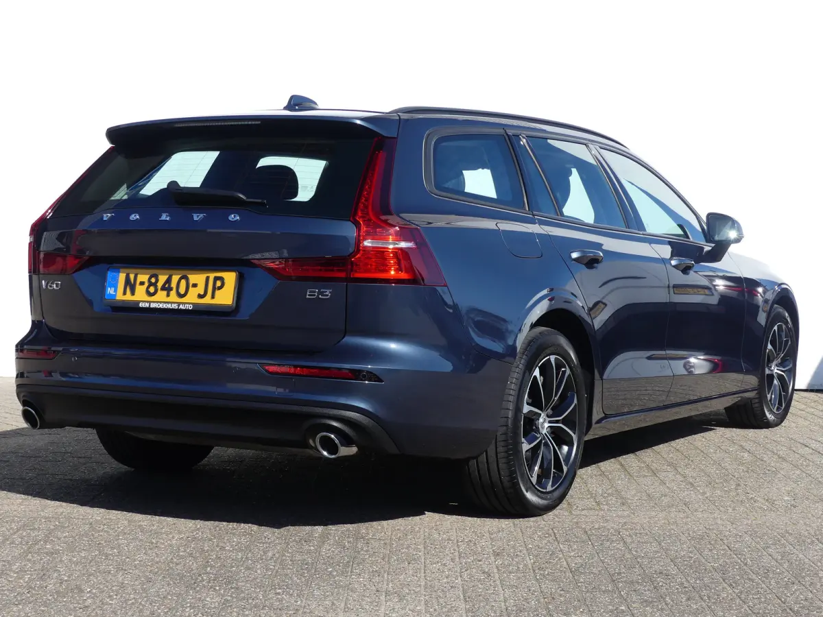 2.0 B3 Momentum Advantage | Achteruitrijcamera | Apple Carplay/Android Auto|telefoonintegratie premium | Keyless start