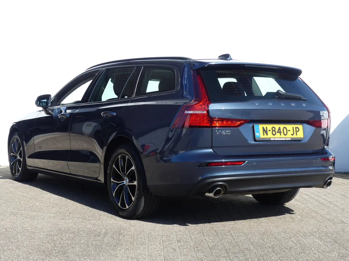 2.0 B3 Momentum Advantage | Achteruitrijcamera | Apple Carplay/Android Auto|telefoonintegratie premium | Keyless start