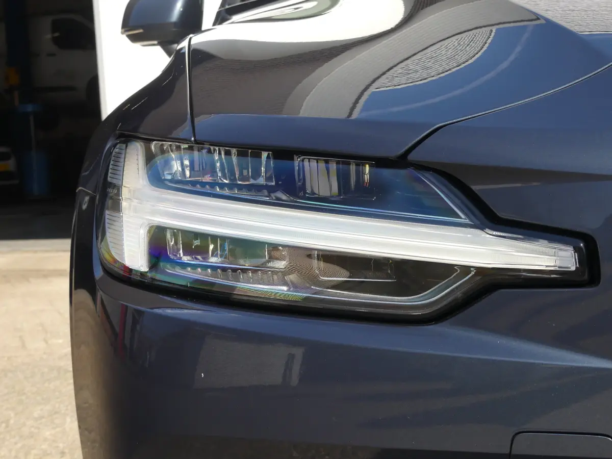 2.0 B3 Momentum Advantage | Achteruitrijcamera | Apple Carplay/Android Auto|telefoonintegratie premium | Keyless start