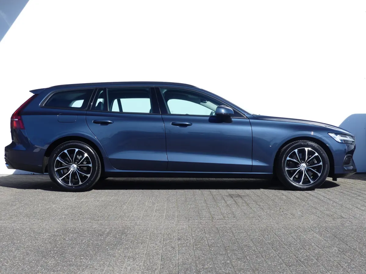 2.0 B3 Momentum Advantage | Achteruitrijcamera | Apple Carplay/Android Auto|telefoonintegratie premium | Keyless start