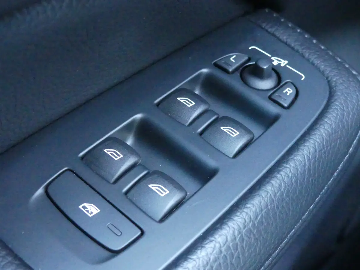 2.0 B3 Momentum Advantage | Achteruitrijcamera | Apple Carplay/Android Auto|telefoonintegratie premium | Keyless start