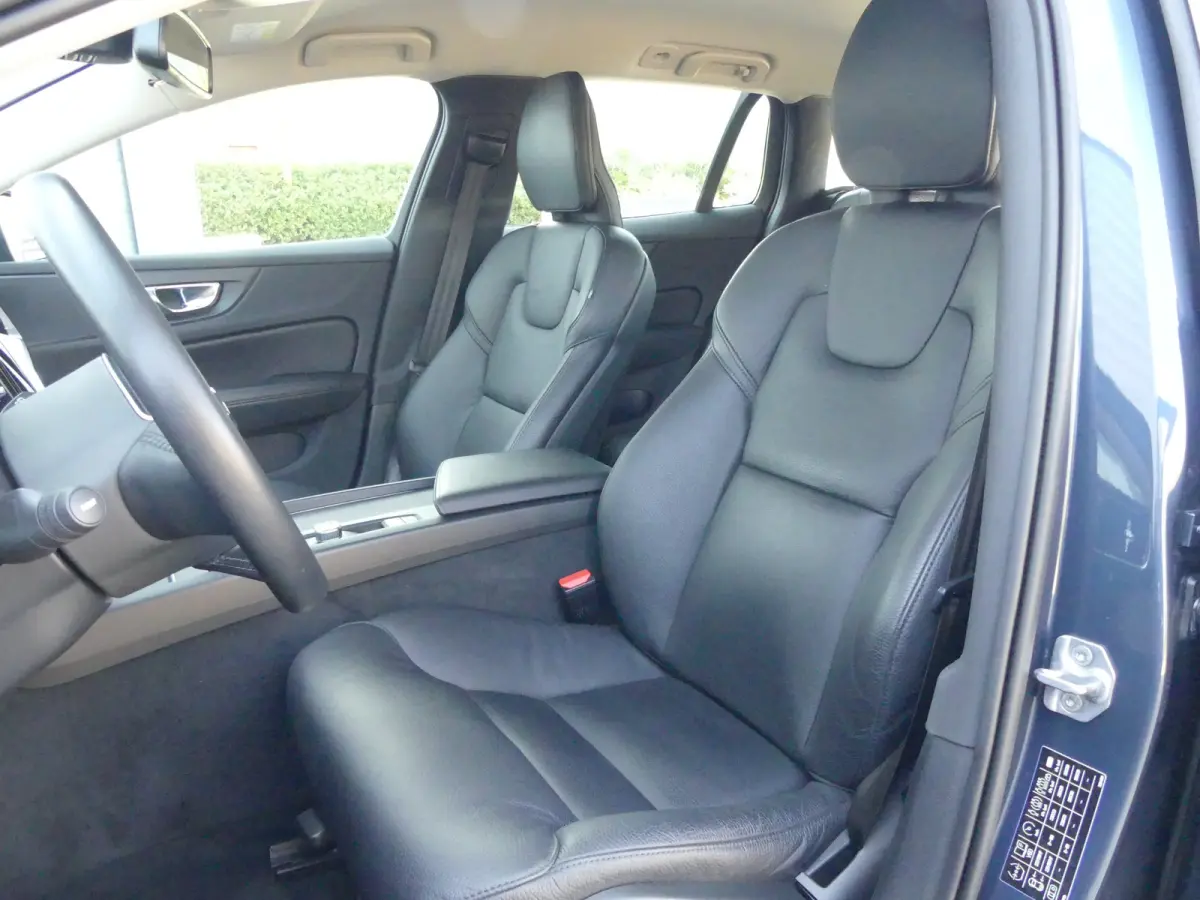 2.0 B3 Momentum Advantage | Achteruitrijcamera | Apple Carplay/Android Auto|telefoonintegratie premium | Keyless start
