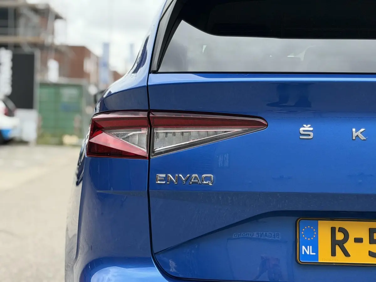 80 | Elektrisch verstelbare stoelen incl. geheugenfunctie | Stoel- en stuurverwarming | Elektrisch bedienbare achterklep | Lederen bekleding | Achteruitrijcamera | Parkeersensoren voor- en a