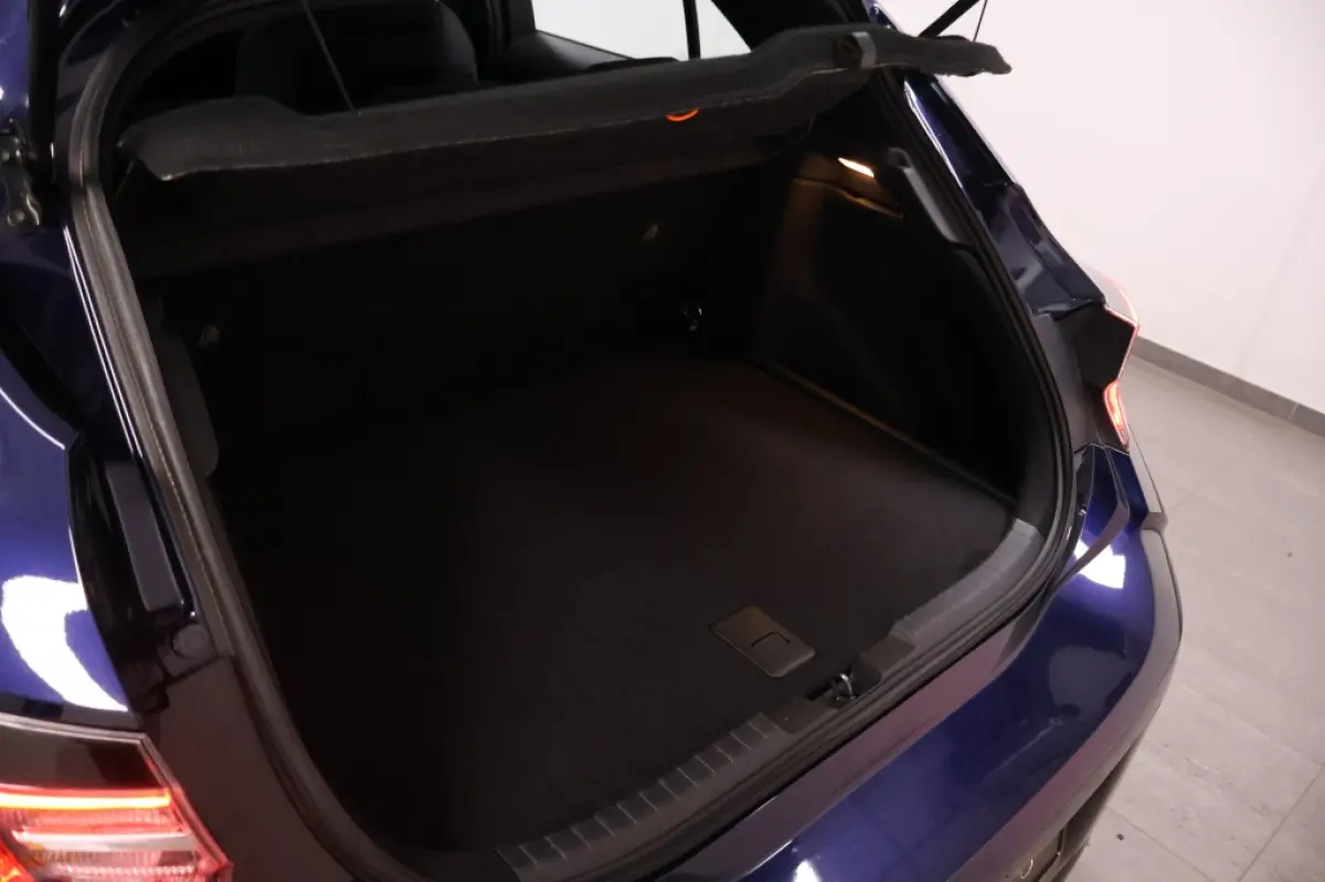 1.8 Hybrid Active | Verwarmde stoelen | Trekhaak