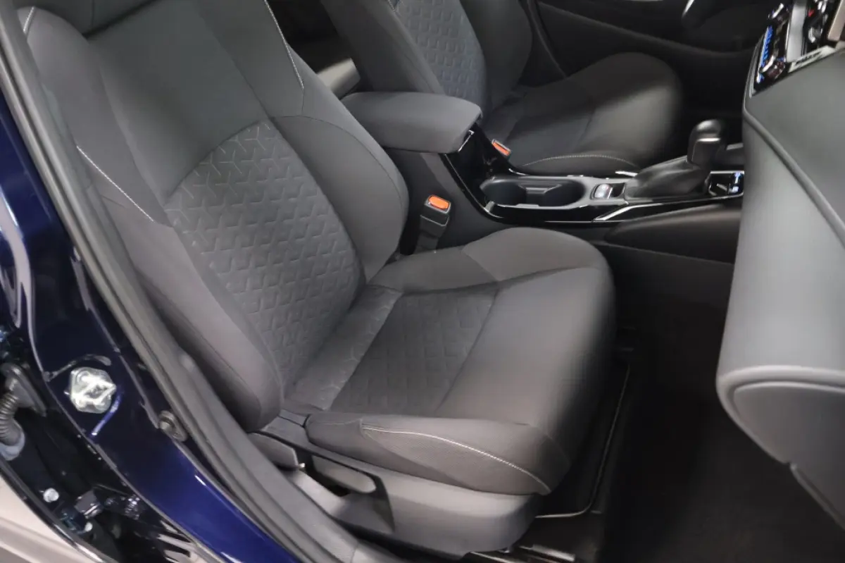 1.8 Hybrid Active | Verwarmde stoelen | Trekhaak