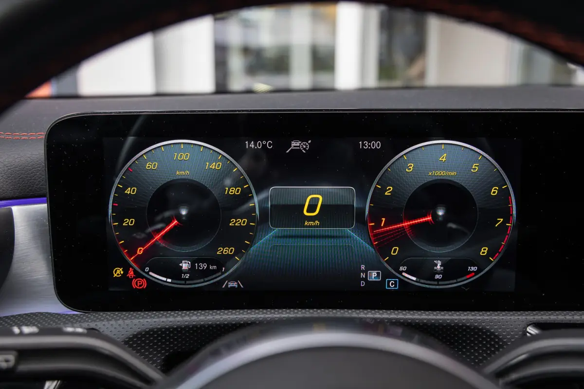 180 Business Solution AMG | Panoramadak | Stoelverwarming | Apple Carplay/Android Auto | Elektrische Achterklep | Camera