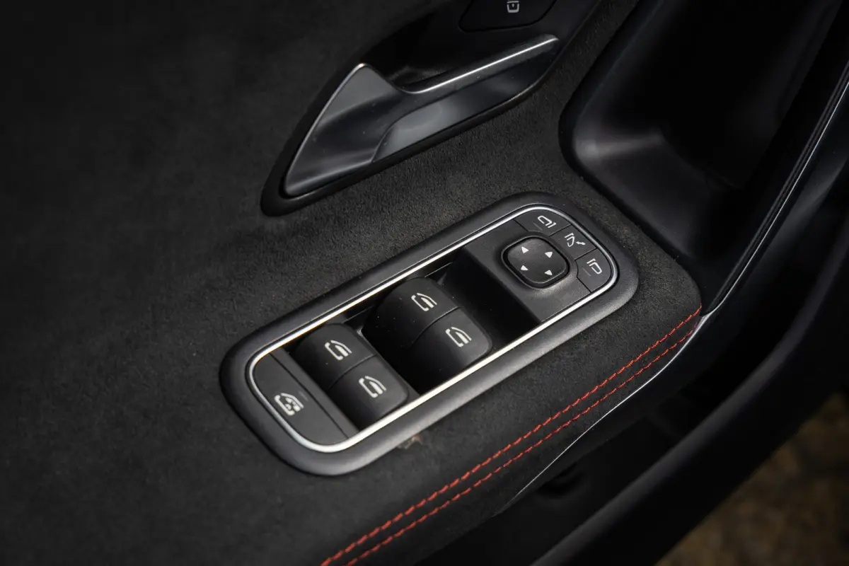 180 Business Solution AMG | Panoramadak | Stoelverwarming | Apple Carplay/Android Auto | Elektrische Achterklep | Camera