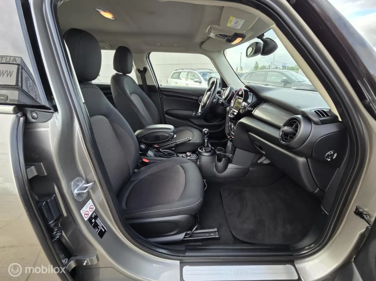 1.5 Cooper Business 5DRS/Nav/Xenon/Led