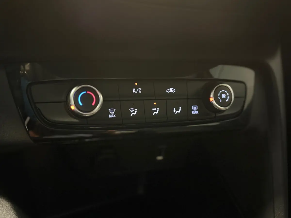Edition 1.2Turbo 100pk | Carplay | Parkpilot | Airco | Trekhaak |