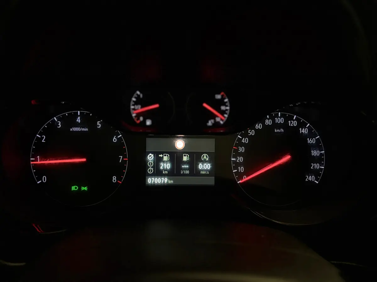 Edition 1.2Turbo 100pk | Carplay | Parkpilot | Airco | Trekhaak |