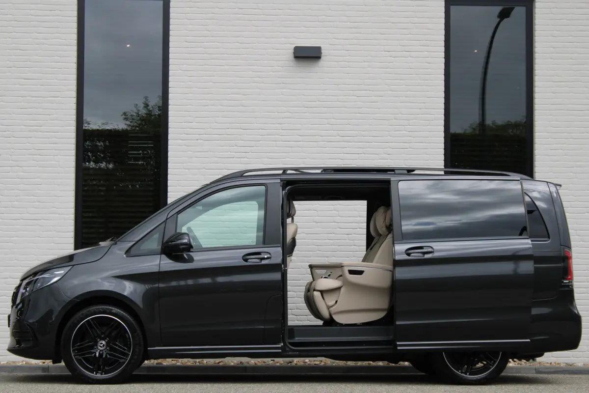 300d / AMG / Exclusive / 4-Matic / 7-Pers / Pano / Luchtv / Elec Stoel voor+achter / Burmester / Vol Opties / NIEUWSTAAT