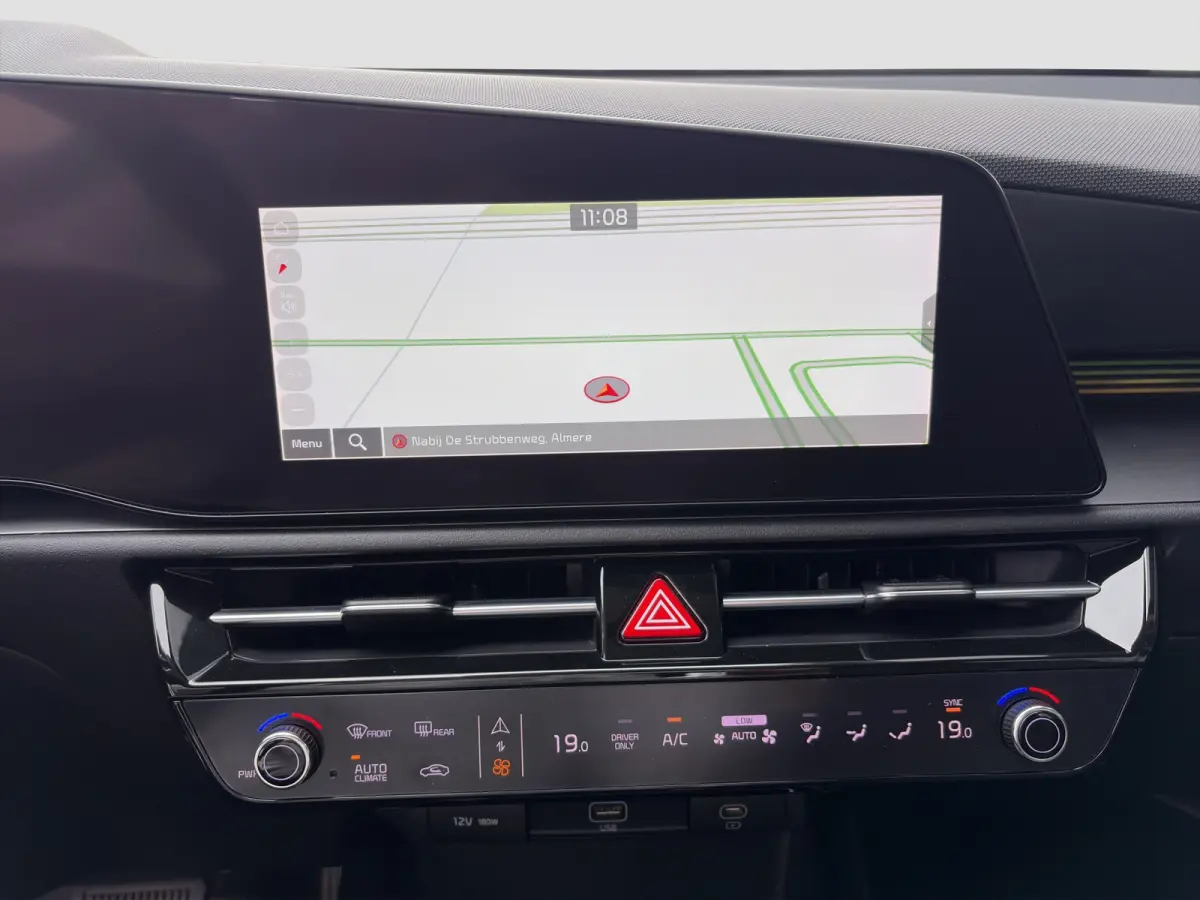 DynamicLine 64.8 kWh 204pk | SOH 100% | Carplay | Camera | Trekhaak | Halfleder | Adaptive Cruise | DAB | Navigatie | Keyless entry | Climate control | Regensensor