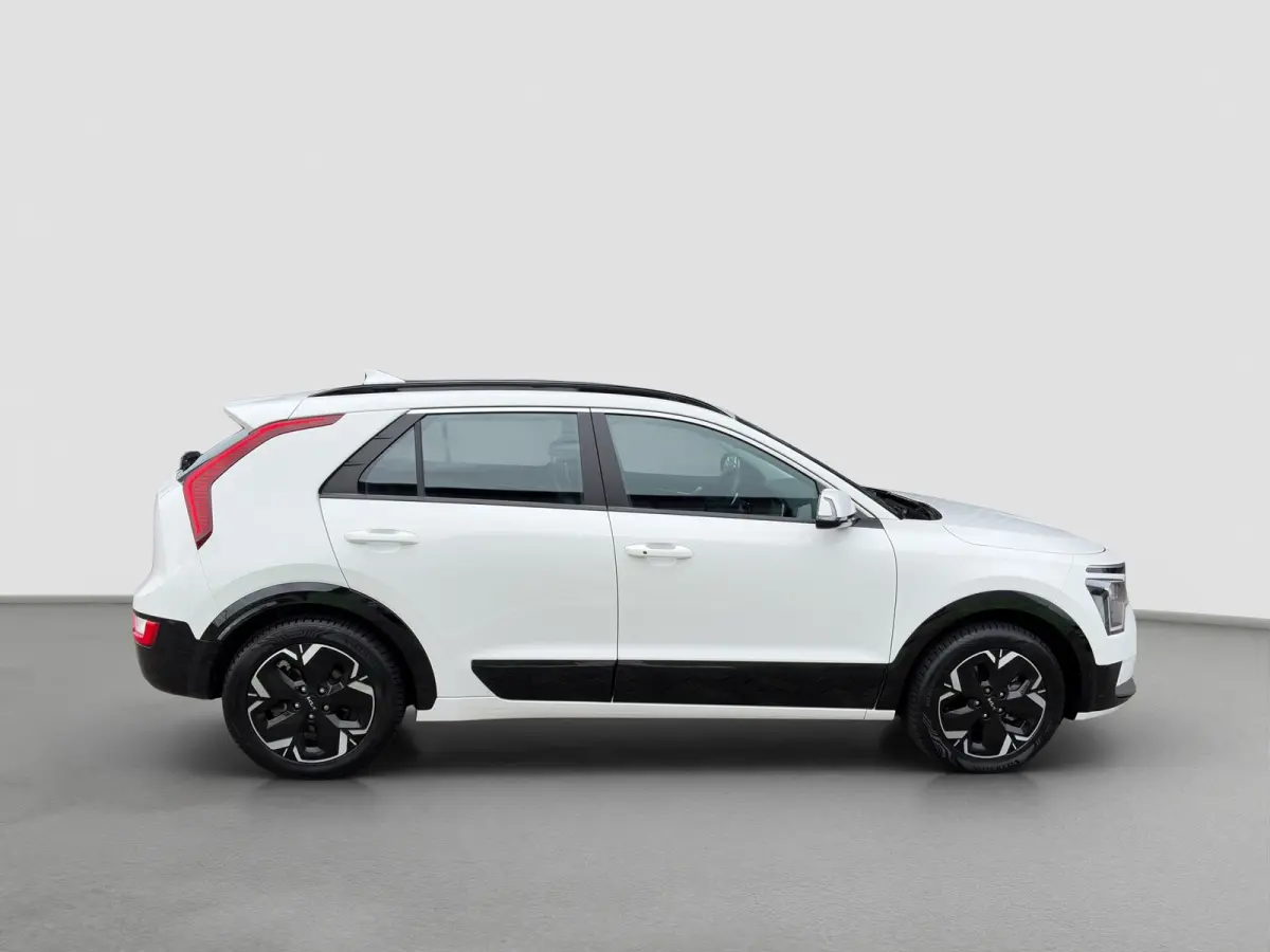 DynamicLine 64.8 kWh 204pk | SOH 100% | Carplay | Camera | Trekhaak | Halfleder | Adaptive Cruise | DAB | Navigatie | Keyless entry | Climate control | Regensensor