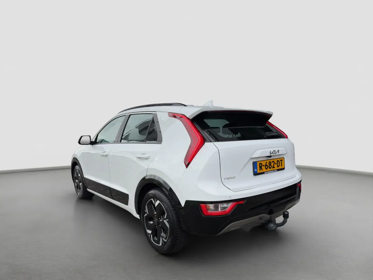 DynamicLine 64.8 kWh 204pk | SOH 100% | Carplay | Camera | Trekhaak | Halfleder | Adaptive Cruise | DAB | Navigatie | Keyless entry | Climate control | Regensensor