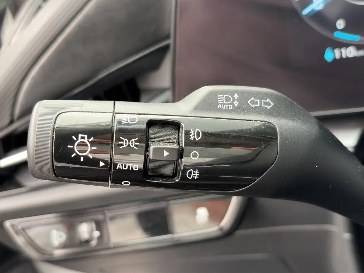 DynamicLine 64.8 kWh 204pk | SOH 100% | Carplay | Camera | Trekhaak | Halfleder | Adaptive Cruise | DAB | Navigatie | Keyless entry | Climate control | Regensensor