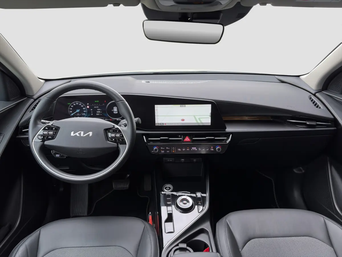 DynamicLine 64.8 kWh 204pk | SOH 100% | Carplay | Camera | Trekhaak | Halfleder | Adaptive Cruise | DAB | Navigatie | Keyless entry | Climate control | Regensensor