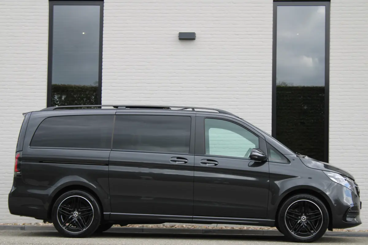 300d / AMG / DC / Exclusive / 4-Matic / Pano / Luchtv / Elec Stoel voor+achter / Burmester / Vol Opties / NIEUWSTAAT