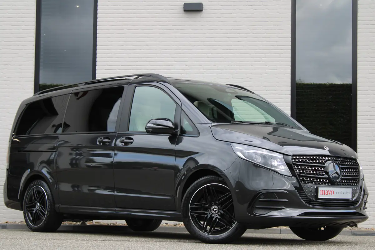 300d / AMG / DC / Exclusive / 4-Matic / Pano / Luchtv / Elec Stoel voor+achter / Burmester / Vol Opties / NIEUWSTAAT
