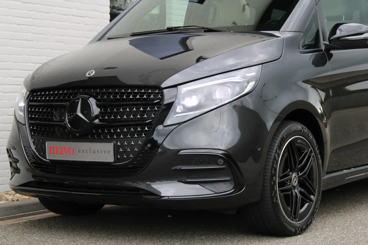300d / AMG / DC / Exclusive / 4-Matic / Pano / Luchtv / Elec Stoel voor+achter / Burmester / Vol Opties / NIEUWSTAAT