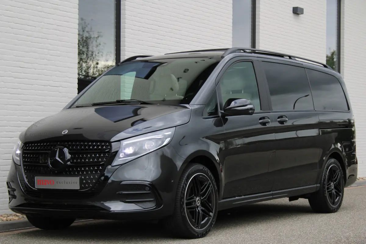 300d / AMG / DC / Exclusive / 4-Matic / Pano / Luchtv / Elec Stoel voor+achter / Burmester / Vol Opties / NIEUWSTAAT