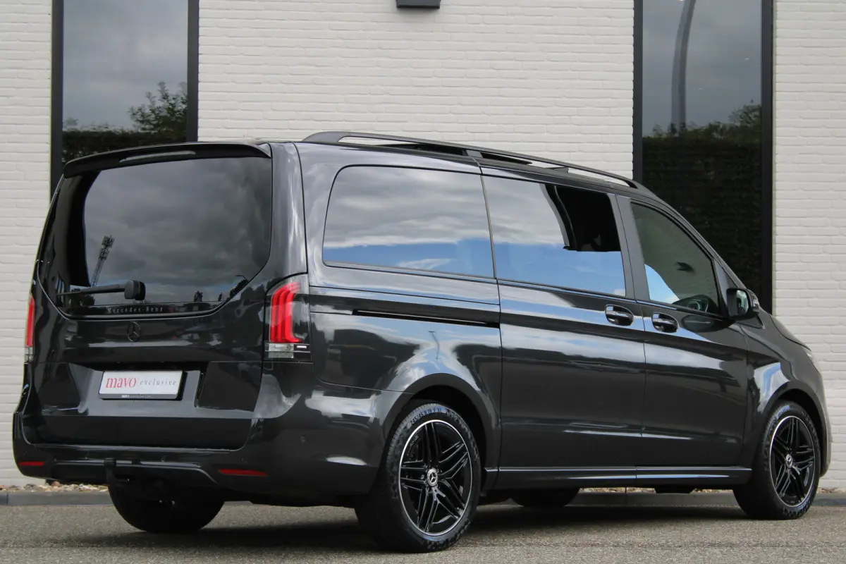 300d / AMG / DC / Exclusive / 4-Matic / Pano / Luchtv / Elec Stoel voor+achter / Burmester / Vol Opties / NIEUWSTAAT