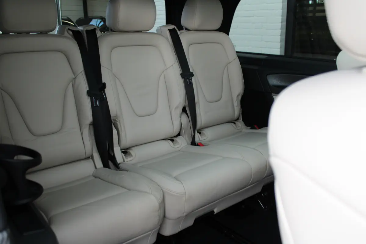 300d / AMG / DC / Exclusive / 4-Matic / Pano / Luchtv / Elec Stoel voor+achter / Burmester / Vol Opties / NIEUWSTAAT