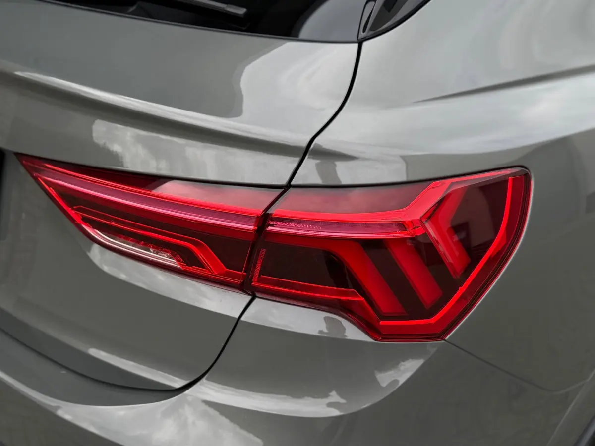 35 TFSI S-Line 150 pk Blackstyle/pano/Camera/sfeerverlichting