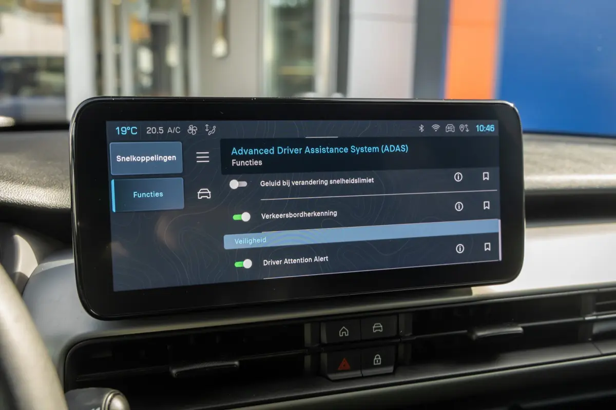 Altitude 54 kWh | Adaptive Cruise Control | Parkeersensoren achter | Full-LED koplampen | Apple Carplay/Android Auto | Apple Carplay/Android Auto|telefoonintegratie premium | Cruise control 