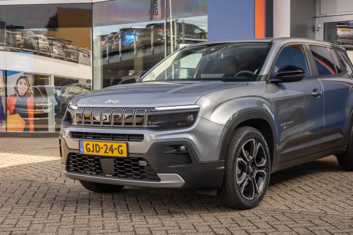 Altitude 54 kWh | Adaptive Cruise Control | Parkeersensoren achter | Full-LED koplampen | Apple Carplay/Android Auto | Apple Carplay/Android Auto|telefoonintegratie premium | Cruise control 