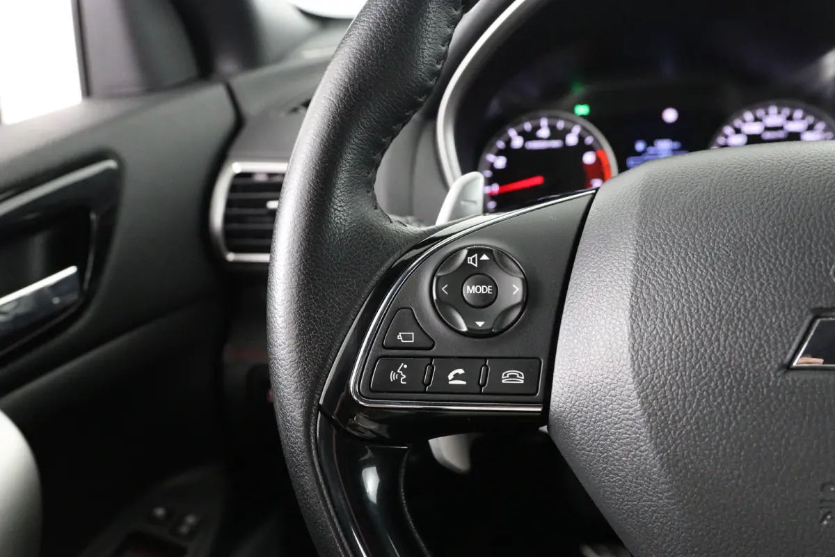 1.5 DI-T Black Edition Automaat | Trekhaak Afneembaar | 360* Camera | Stoelverwarming | Keyless | Dodehoek | Parkeersensoren Voor & Achter |