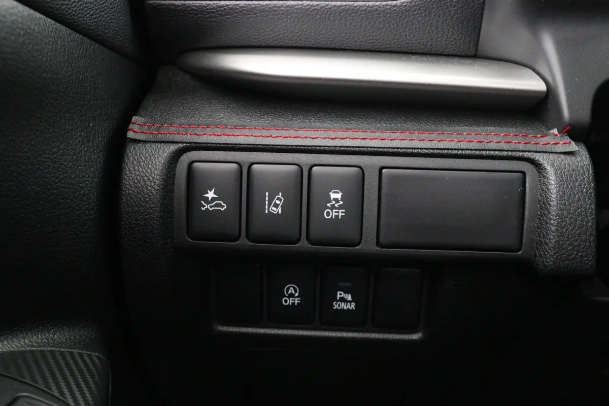 1.5 DI-T Black Edition Automaat | Trekhaak Afneembaar | 360* Camera | Stoelverwarming | Keyless | Dodehoek | Parkeersensoren Voor & Achter |