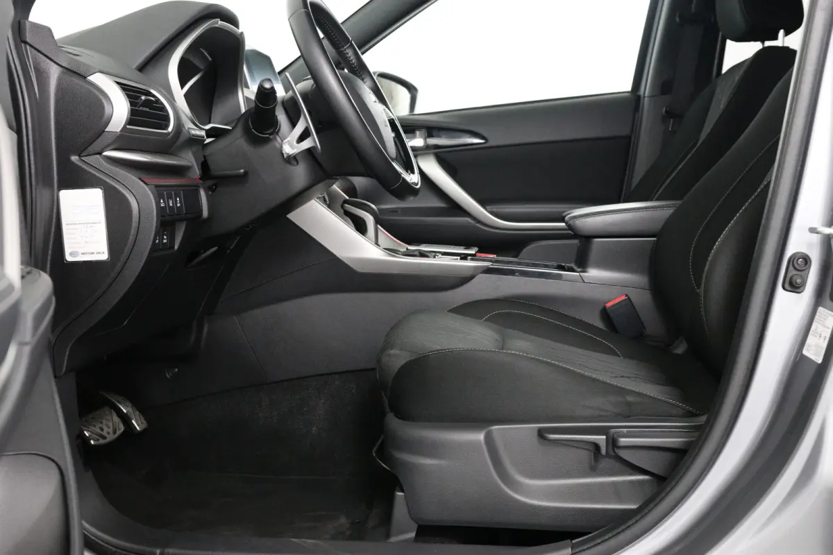 1.5 DI-T Black Edition Automaat | Trekhaak Afneembaar | 360* Camera | Stoelverwarming | Keyless | Dodehoek | Parkeersensoren Voor & Achter |