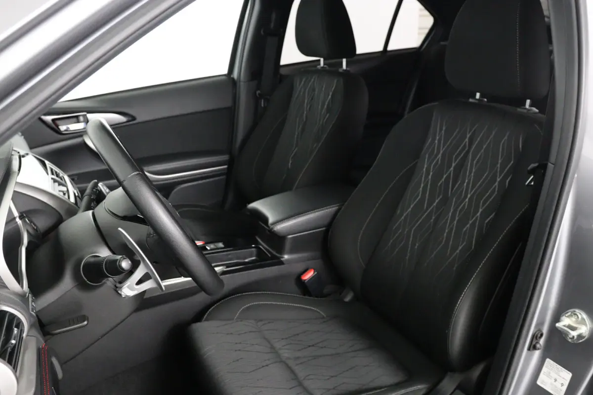 1.5 DI-T Black Edition Automaat | Trekhaak Afneembaar | 360* Camera | Stoelverwarming | Keyless | Dodehoek | Parkeersensoren Voor & Achter |