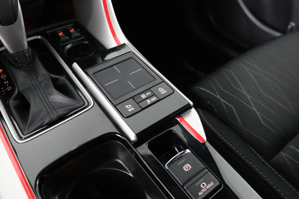 1.5 DI-T Black Edition Automaat | Trekhaak Afneembaar | 360* Camera | Stoelverwarming | Keyless | Dodehoek | Parkeersensoren Voor & Achter |