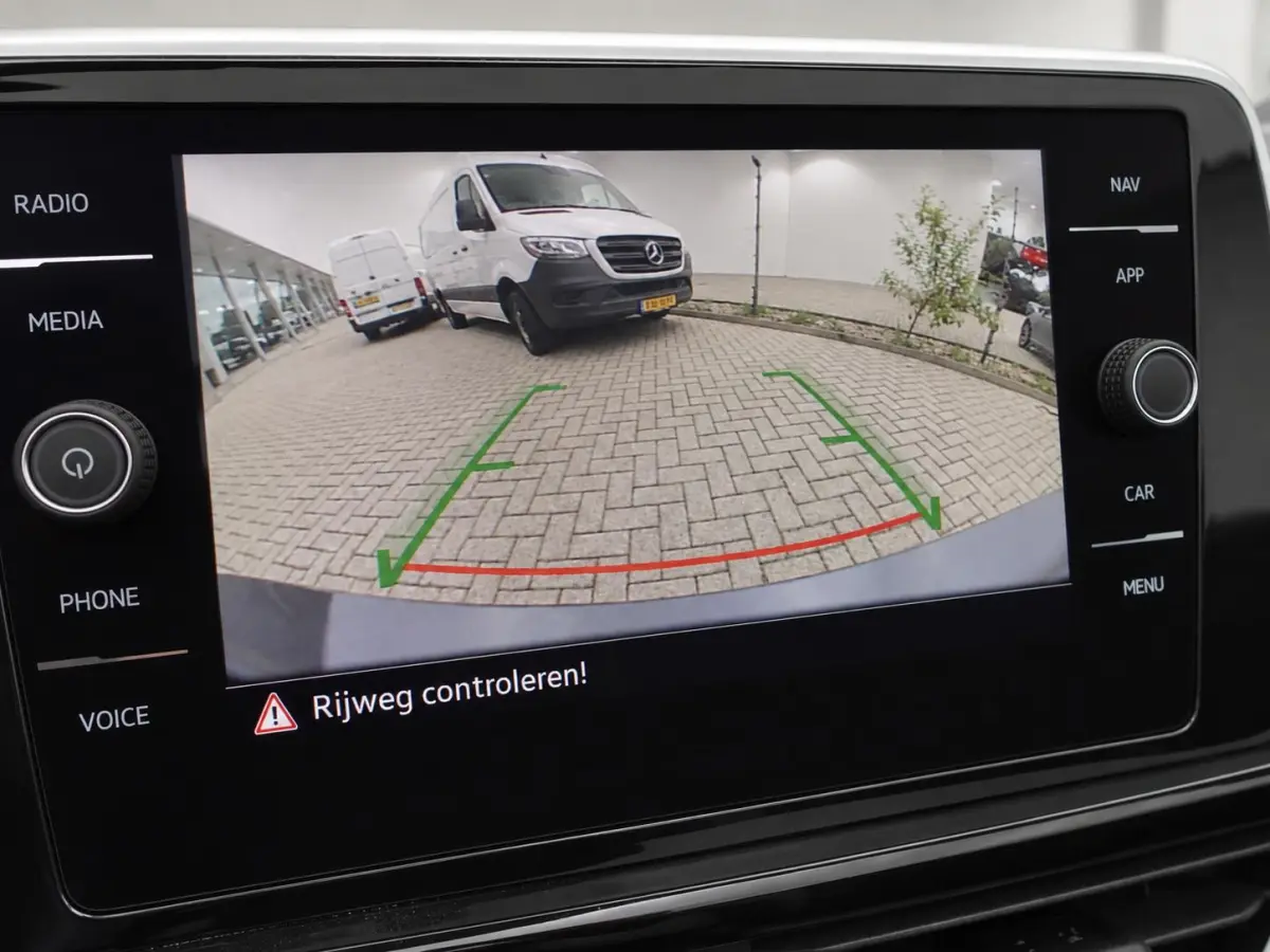 1.5 TSI 150pk DSG R-Line Navigatie Apple Carplay / Android Auto Parkeersensoren Camera Adaptive Cruise Control Stoelverwarming Climate Control