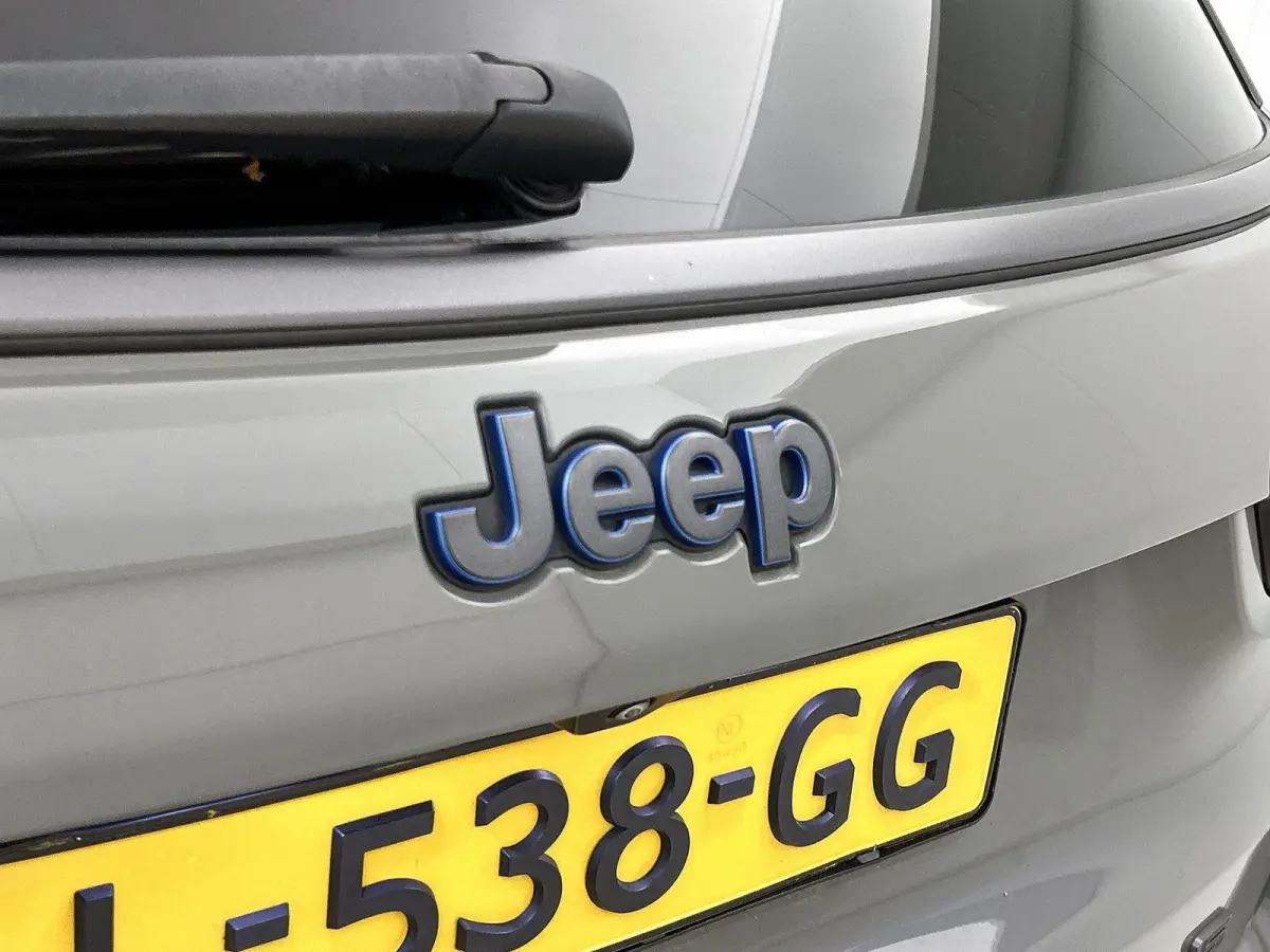 4xe 240 Plug-in Hybrid S | Camera |  Leder | Trekhaak | Memory stoelen