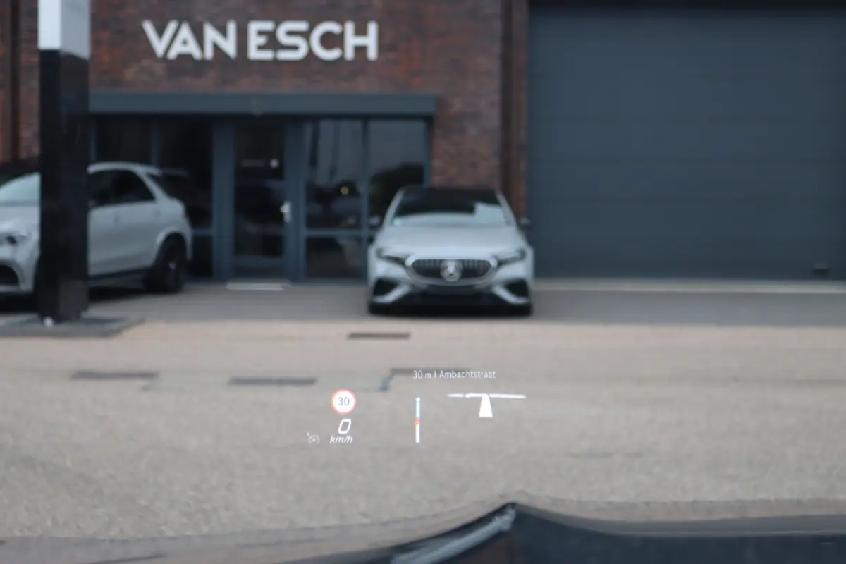 350 4MATIC AMG Line 71 kWh | Panoramadak | Leder | Memory | Burmester | HUD | Trekhaak | Surround Camera | Verwarmd Stuurwiel | Night Pakket | Augmented Reality |