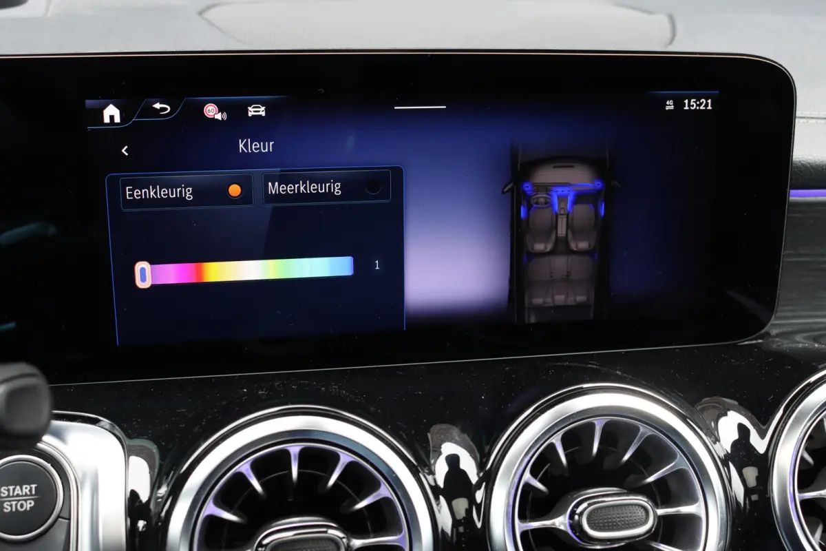 350 4MATIC AMG Line 71 kWh | Panoramadak | Leder | Memory | Burmester | HUD | Trekhaak | Surround Camera | Verwarmd Stuurwiel | Night Pakket | Augmented Reality |