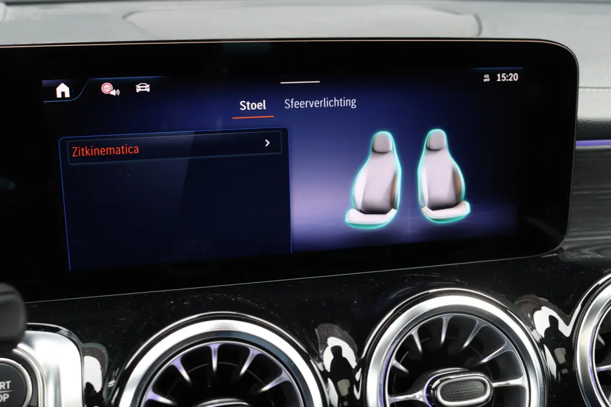 350 4MATIC AMG Line 71 kWh | Panoramadak | Leder | Memory | Burmester | HUD | Trekhaak | Surround Camera | Verwarmd Stuurwiel | Night Pakket | Augmented Reality |