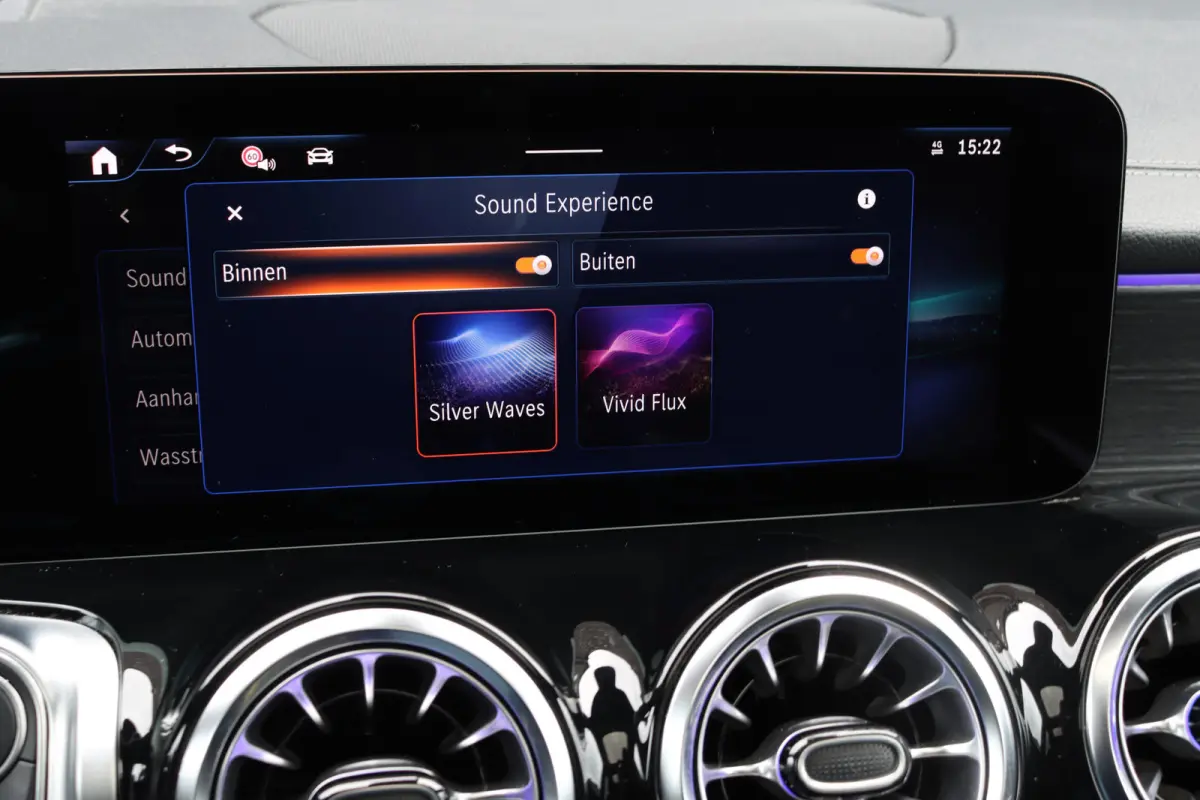 350 4MATIC AMG Line 71 kWh | Panoramadak | Leder | Memory | Burmester | HUD | Trekhaak | Surround Camera | Verwarmd Stuurwiel | Night Pakket | Augmented Reality |
