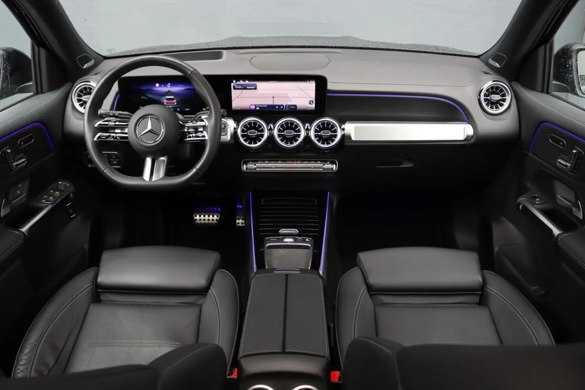 350 4MATIC AMG Line 71 kWh | Panoramadak | Leder | Memory | Burmester | HUD | Trekhaak | Surround Camera | Verwarmd Stuurwiel | Night Pakket | Augmented Reality |