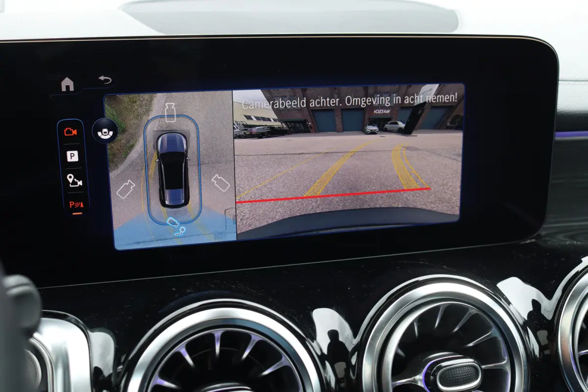 350 4MATIC AMG Line 71 kWh | Panoramadak | Leder | Memory | Burmester | HUD | Trekhaak | Surround Camera | Verwarmd Stuurwiel | Night Pakket | Augmented Reality |
