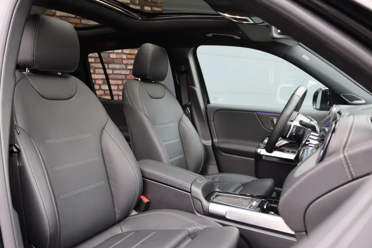 350 4MATIC AMG Line 71 kWh | Panoramadak | Leder | Memory | Burmester | HUD | Trekhaak | Surround Camera | Verwarmd Stuurwiel | Night Pakket | Augmented Reality |