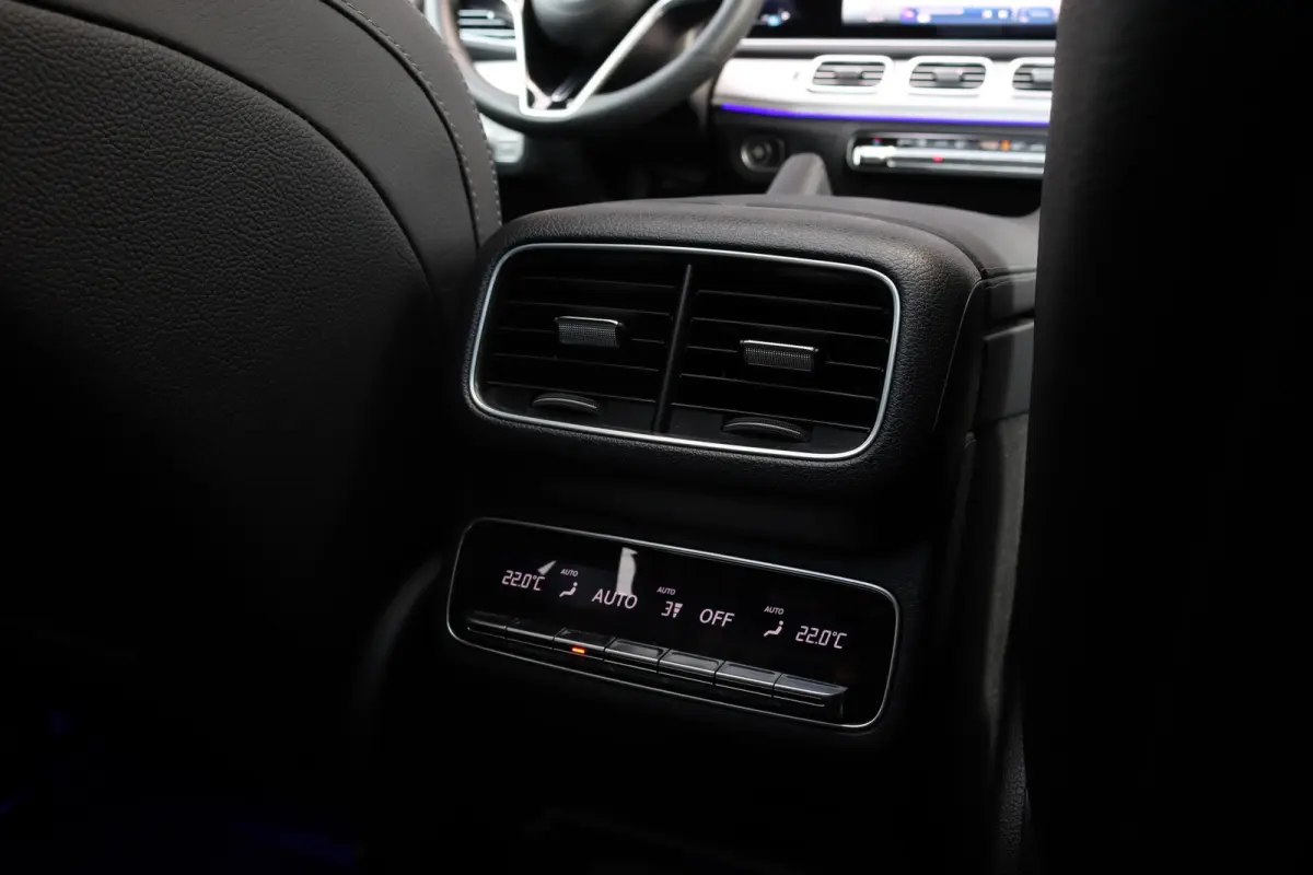 400 e 4MATIC AMG Line Premium+ | Facelift | Luchtvering | Distronic+ | Burmester | Memory | Trekhaak | Surround Camera | Panoramadak | HUD | Nappa Leder | Verwarmd Stuurwiel |