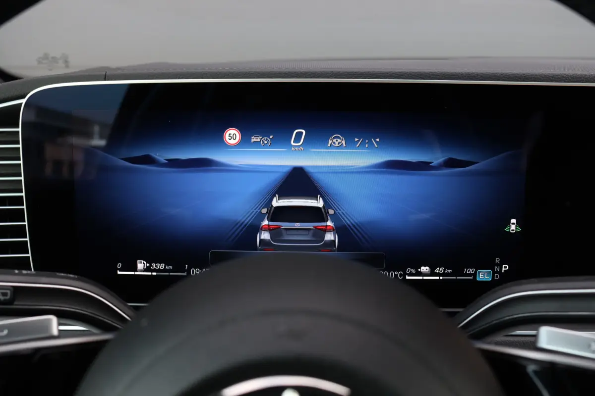 400 e 4MATIC AMG Line Premium+ | Facelift | Luchtvering | Distronic+ | Burmester | Memory | Trekhaak | Surround Camera | Panoramadak | HUD | Nappa Leder | Verwarmd Stuurwiel |