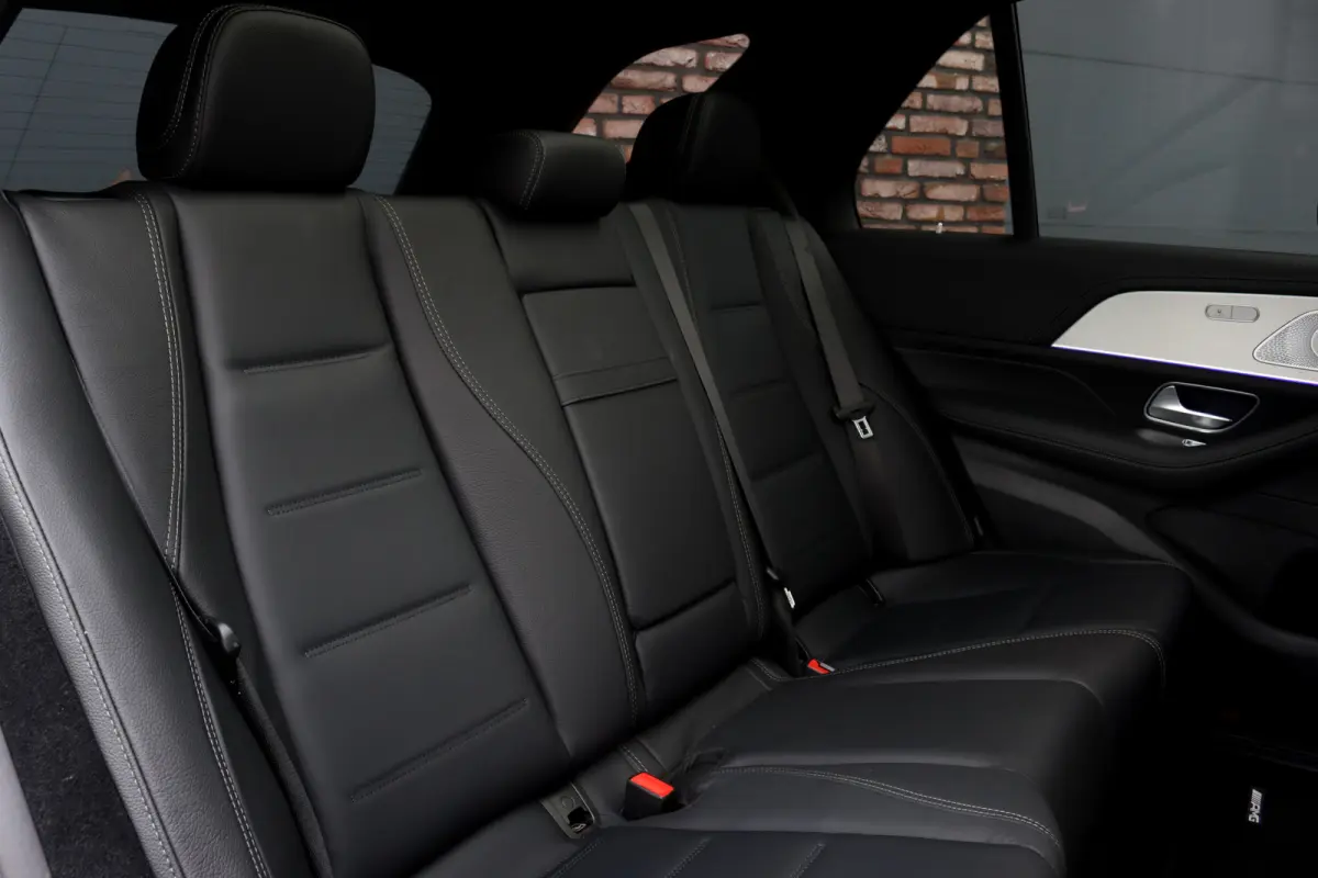 400 e 4MATIC AMG Line Premium+ | Facelift | Luchtvering | Distronic+ | Burmester | Memory | Trekhaak | Surround Camera | Panoramadak | HUD | Nappa Leder | Verwarmd Stuurwiel |