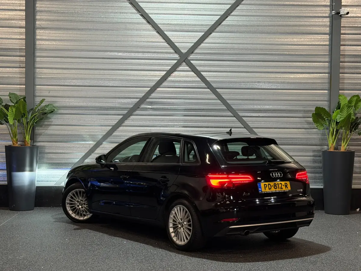 1.0 TFSI Sport Lease Edition 116-PK/2E-EIG!/NAVI/CRUISE/LED/PDC/DYNAMIC/NAP/APK