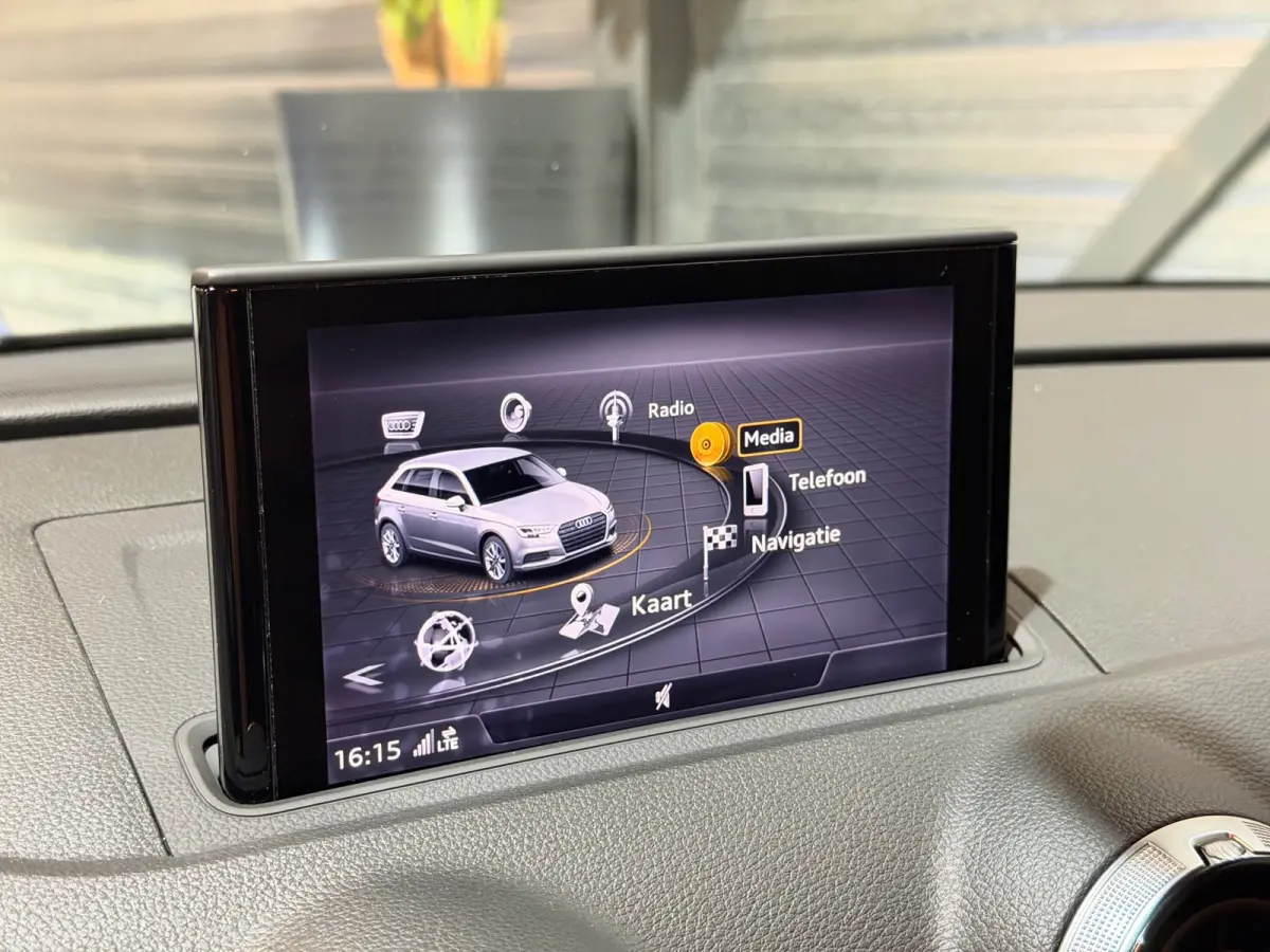 1.0 TFSI Sport Lease Edition 116-PK/2E-EIG!/NAVI/CRUISE/LED/PDC/DYNAMIC/NAP/APK