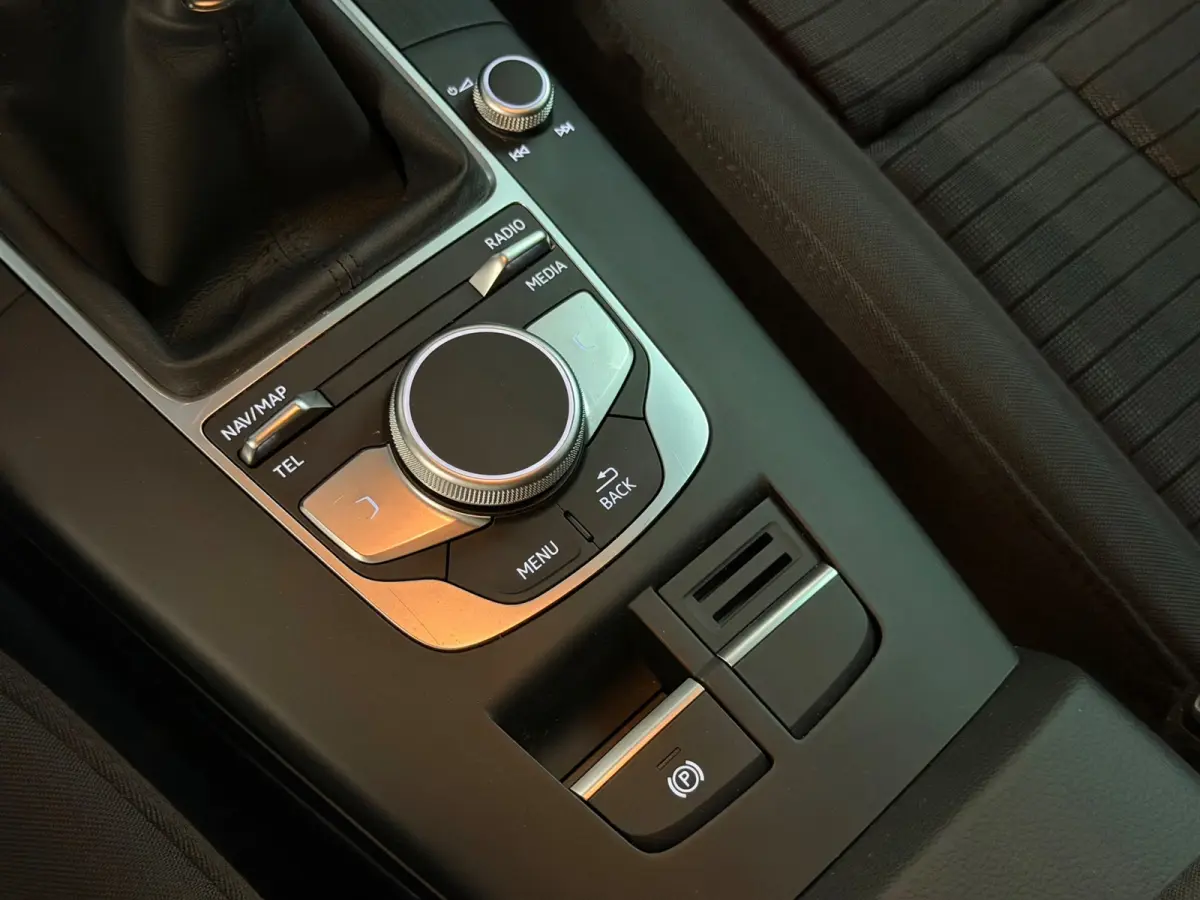 1.0 TFSI Sport Lease Edition 116-PK/2E-EIG!/NAVI/CRUISE/LED/PDC/DYNAMIC/NAP/APK
