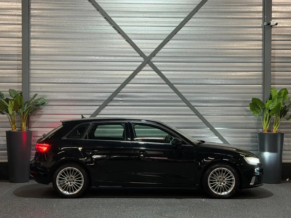 1.0 TFSI Sport Lease Edition 116-PK/2E-EIG!/NAVI/CRUISE/LED/PDC/DYNAMIC/NAP/APK